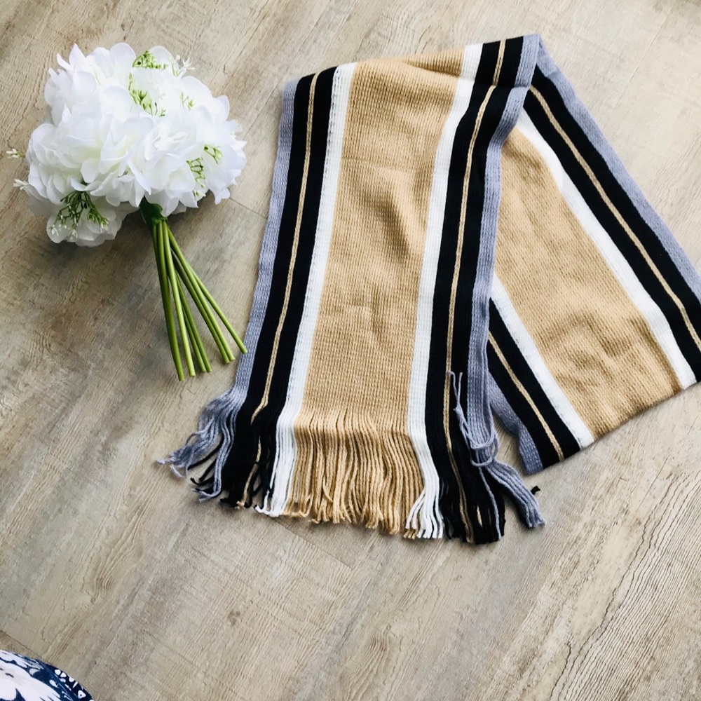 New With Tags Woollen Scarf
